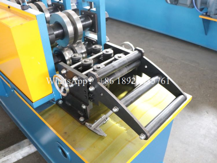 China High Speed C Stud Forming Machine with Punching System