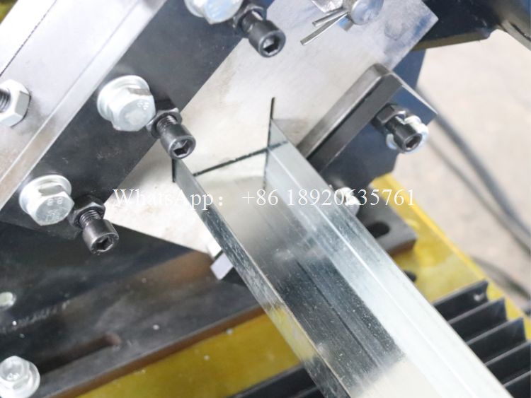 Perfiladora para Drywall Perfil U