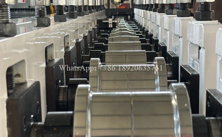 M&aacute;quina de perfil Omega