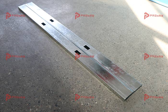 Máquina PROMAX para producir perfiles C perforados destinados a tabiques de drywall