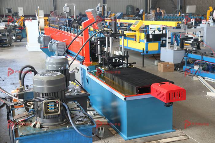 Proceso de fabricación de perfiles metálicos mediante máquina PROMAX