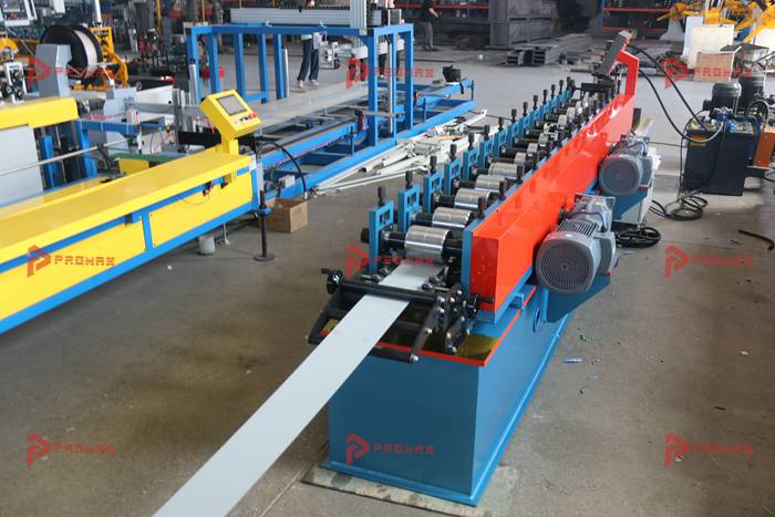Máquina de perfiles metálicos PROMAX para aplicaciones de drywall y construcción ligera