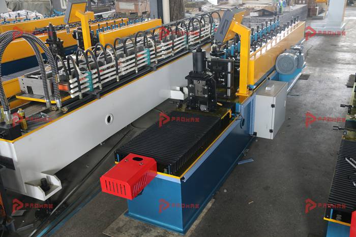 Perfiladeira para drywall PROMAX para fabricação de perfis L galvanizados