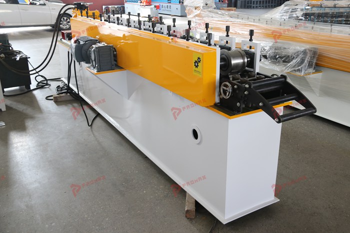Equipamento PROMAX de perfilagem de canaletas galvanizadas para estruturas de forro