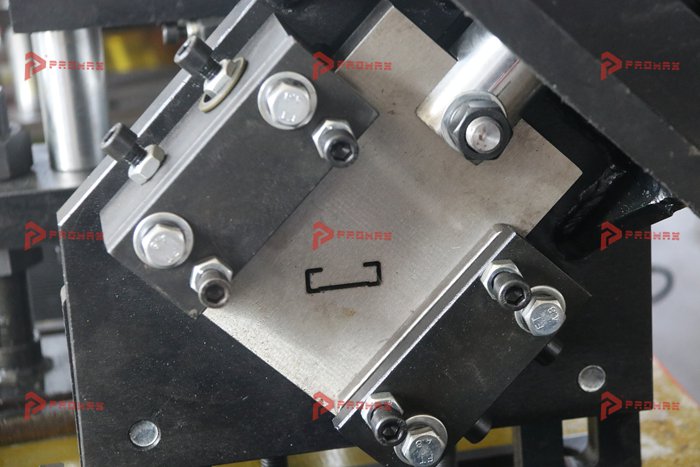 M&aacute;quina PROMAX para producir perfiles C de acero galvanizado para estructuras ligeras de drywall