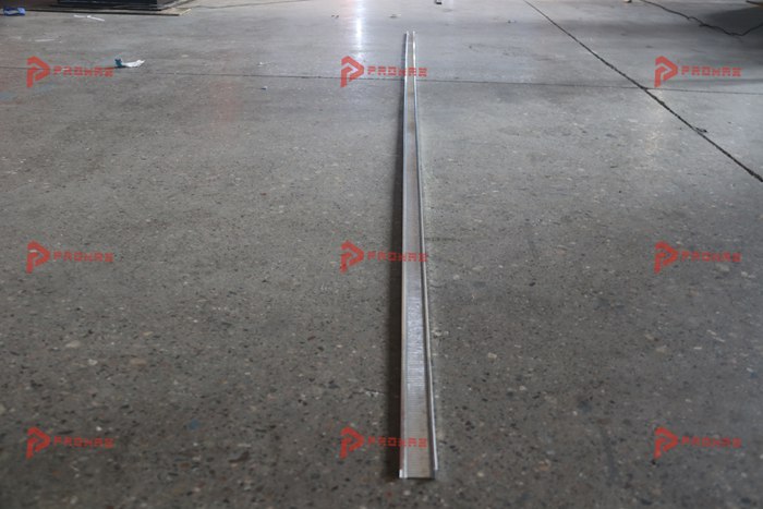 Perfiladora de acero ligero PROMAX para producción de montantes C de acero galvanizado
