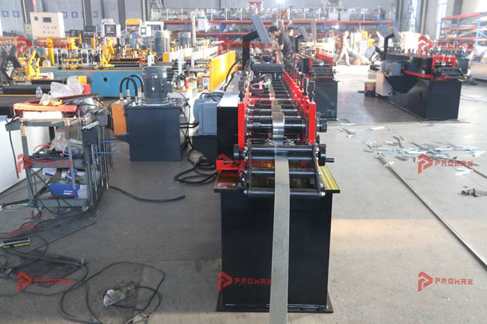 Proceso de fabricación de perfiles C de acero galvanizado para drywall con equipo PROMAX