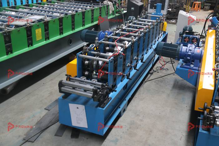 Máquina de conformado en frío PROMAX para perfiles L de acero galvanizado