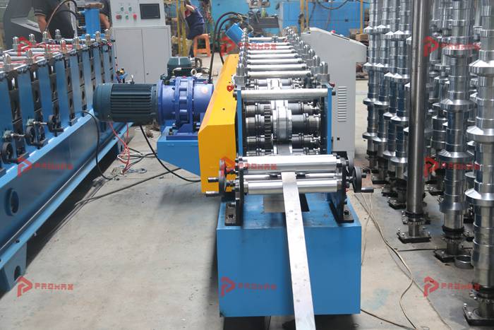 L&iacute;nea PROMAX de perfilado continuo para fabricar canales U de acero galvanizado