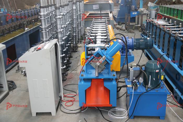 M&aacute;quinas para perfilar canales U de acero galvanizado PROMAX