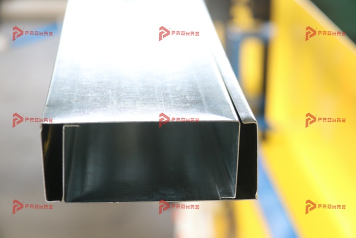 Perfiladora automática PROMAX para montantes C y canales U de drywall